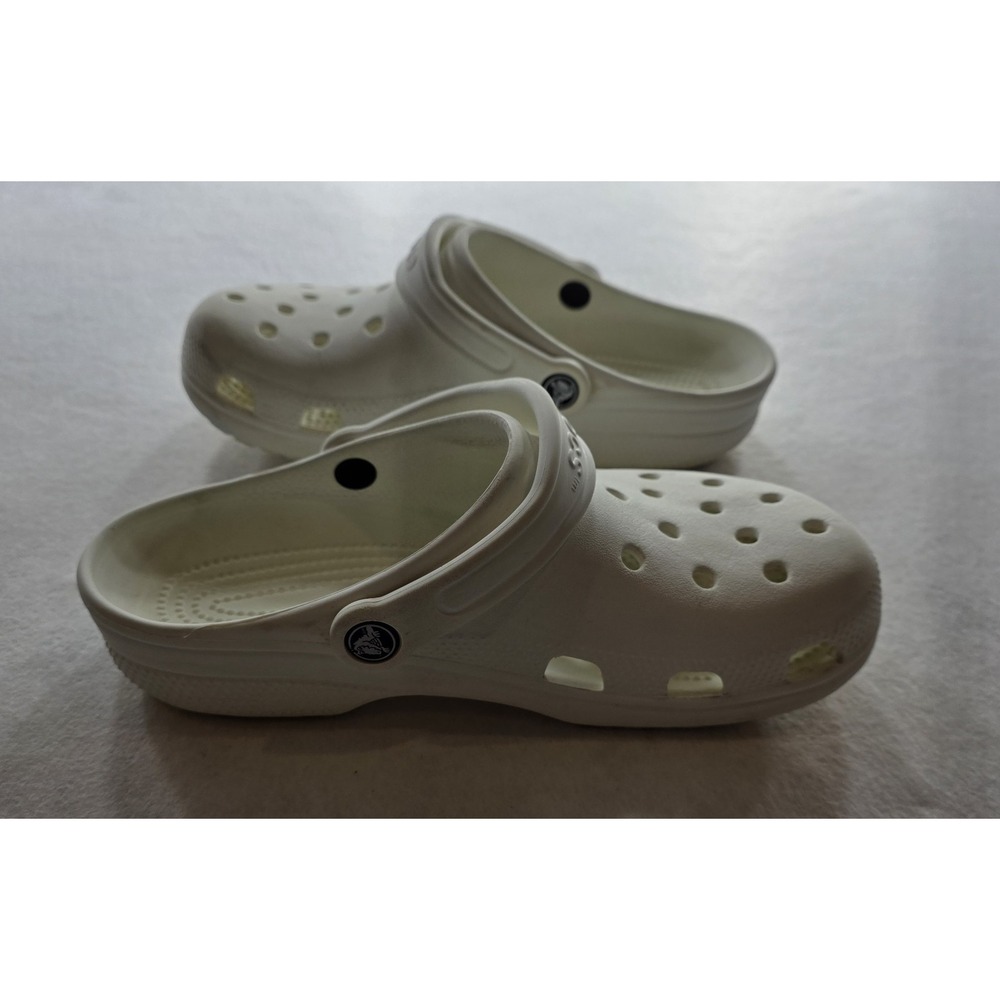 Crocs White Traditional Clogs. Men's Size 7. Women's Size 9 - Picture 7 of 8